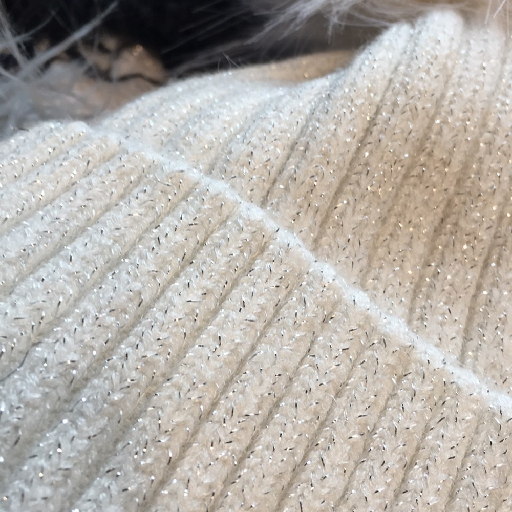 White hat Pom Pom NEW - Picture 5 of 7